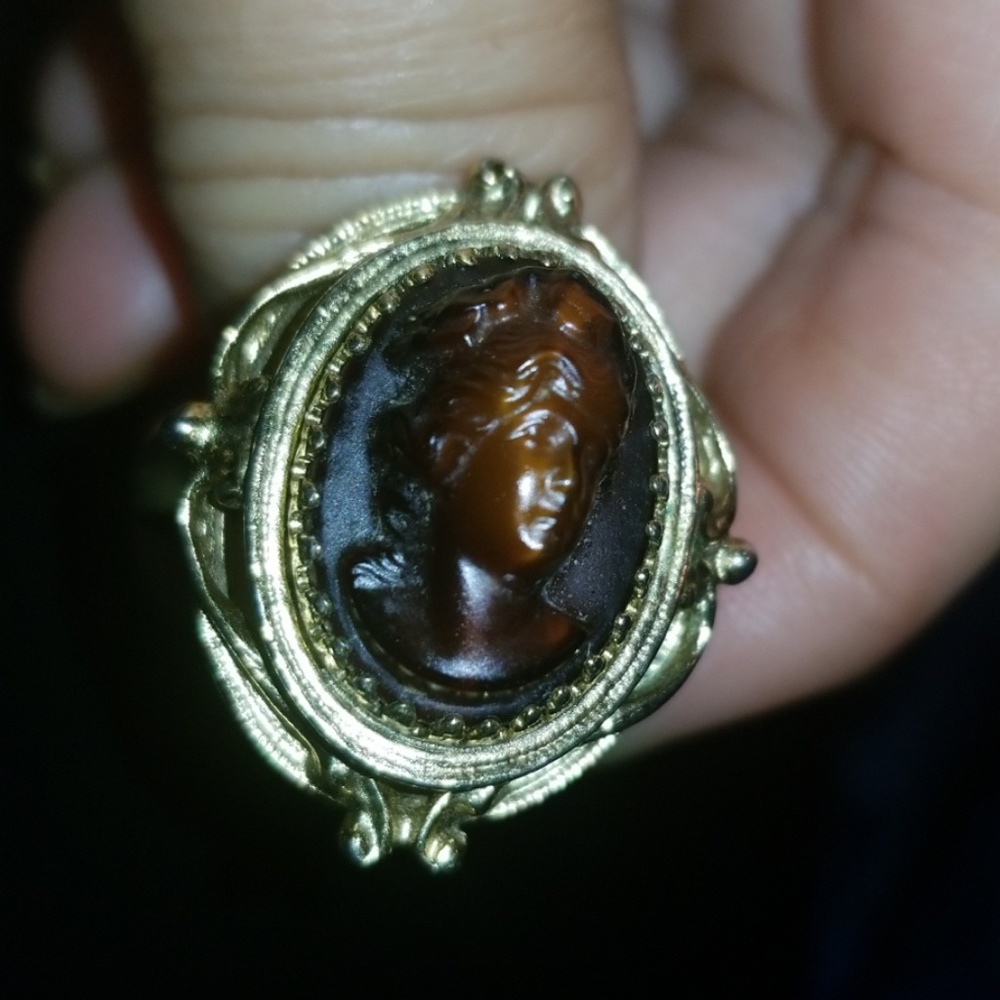 Whiting and Davis 3D Cameo Ring